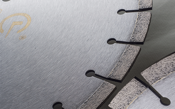 昌利專注研發(fā)生產質量穩(wěn)定的金剛石鋸片 昌利專注研發(fā)生產質量穩(wěn)定的金剛石鋸片