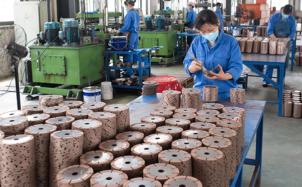 金剛石鋸片熱壓工藝生產(chǎn)廠家哪家好？