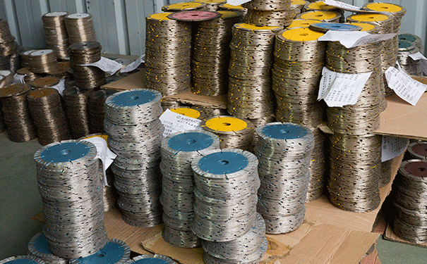 邊緣燒結(jié)金剛石鋸片該如何選擇刀頭部分？